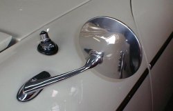 この写真6は本物の44ミラーです。