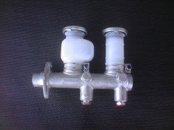 画像2: S30Z & 240ZG用　ブレーキマスターシリンダー7/8Assy 　日産純正品